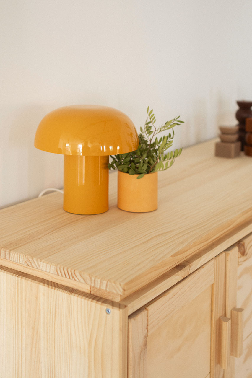 Imagen de ambiente 5 para:Armario bajo de madera natural con librería